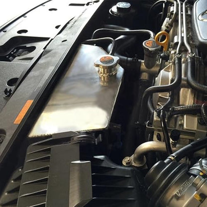 Car Aluminum Radiator Coolant with Internal Baffle Water Expansion Overflow Cooling Tank Reservoir Direct Fit for GTR R35 GT-R35 VR38DETT Can 2009-2015 2016 2017 2018