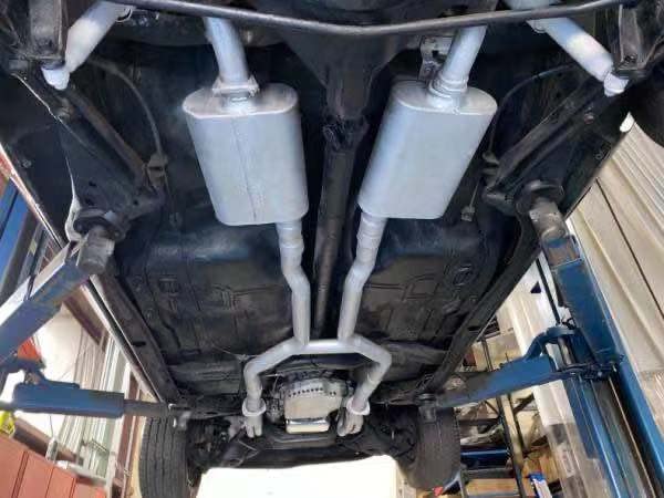 Universal Mufflers, Two Chamber 2.5'' offset inlet (ID) 2.5'' offset outlet (ID) Performance Automotive Exhaust Muffler FH42543 - size: 2.5"